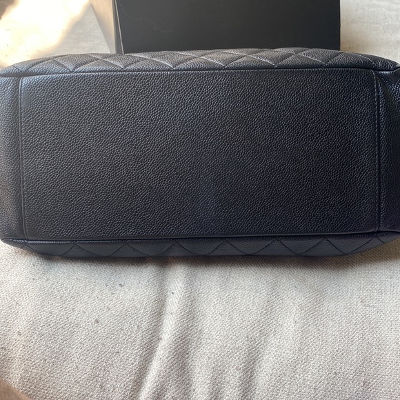 Chanel caviar grand shopping tote - Picture 12 of 17